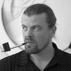 Леонидов Роман